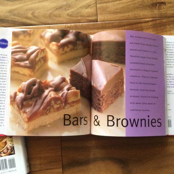 ✔️ Pillsbury Bake Off and Best Cookies Hardback Cookbooks Set of 2 - Picture 6 of 7